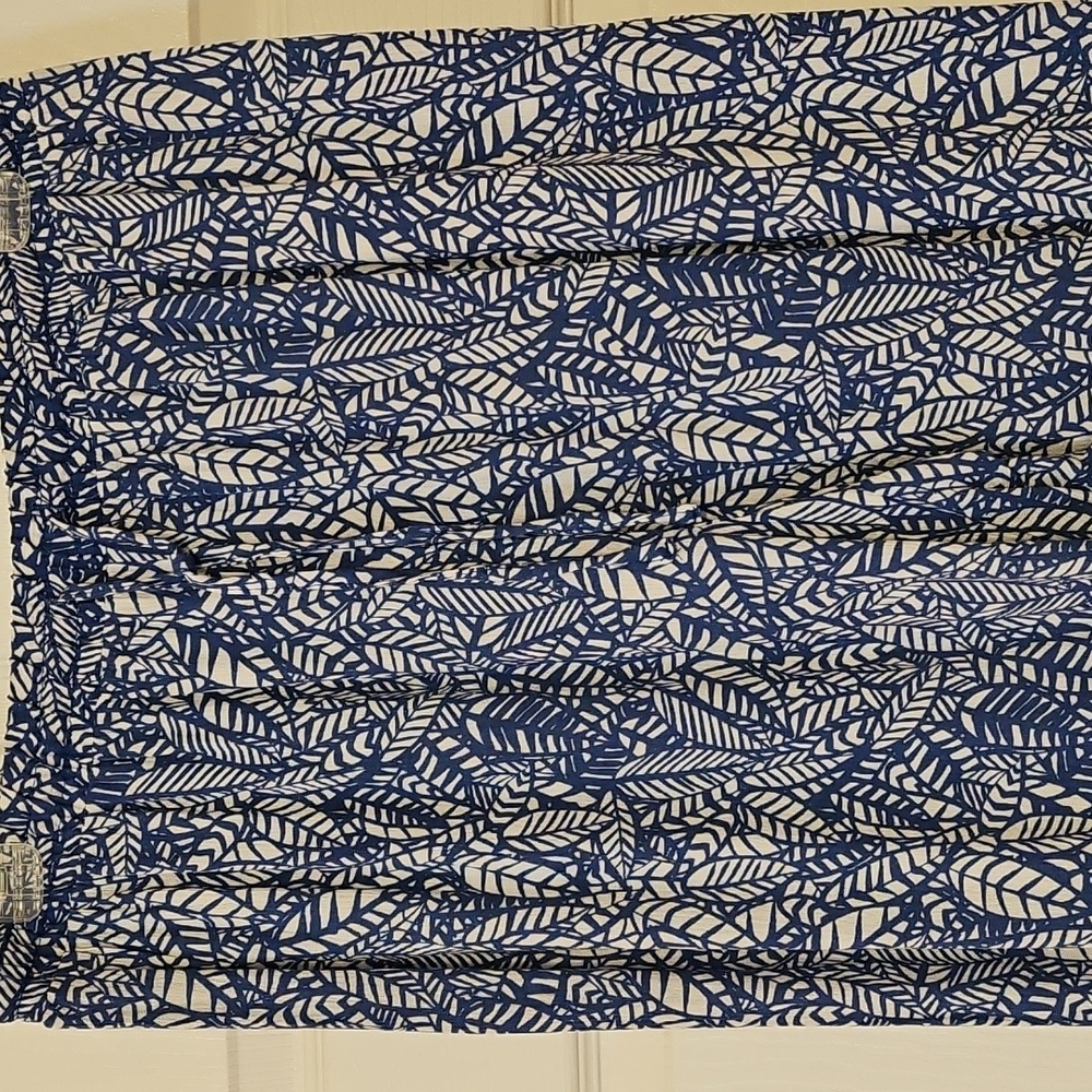 Flowy Wide-legged Patterned Pants - Picture 8 of 12
